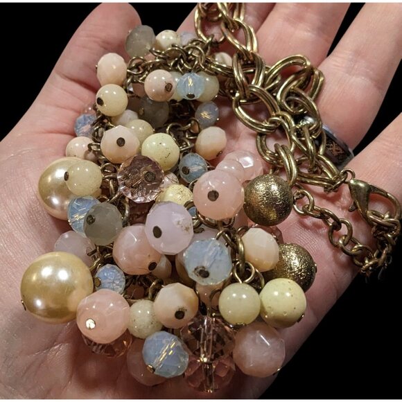 Retro Coquette Glam Pastel Beaded Cluster Necklace - Picture 3 of 6